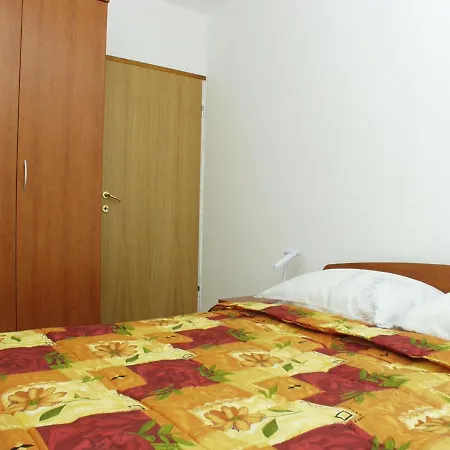 2323a Apartment *